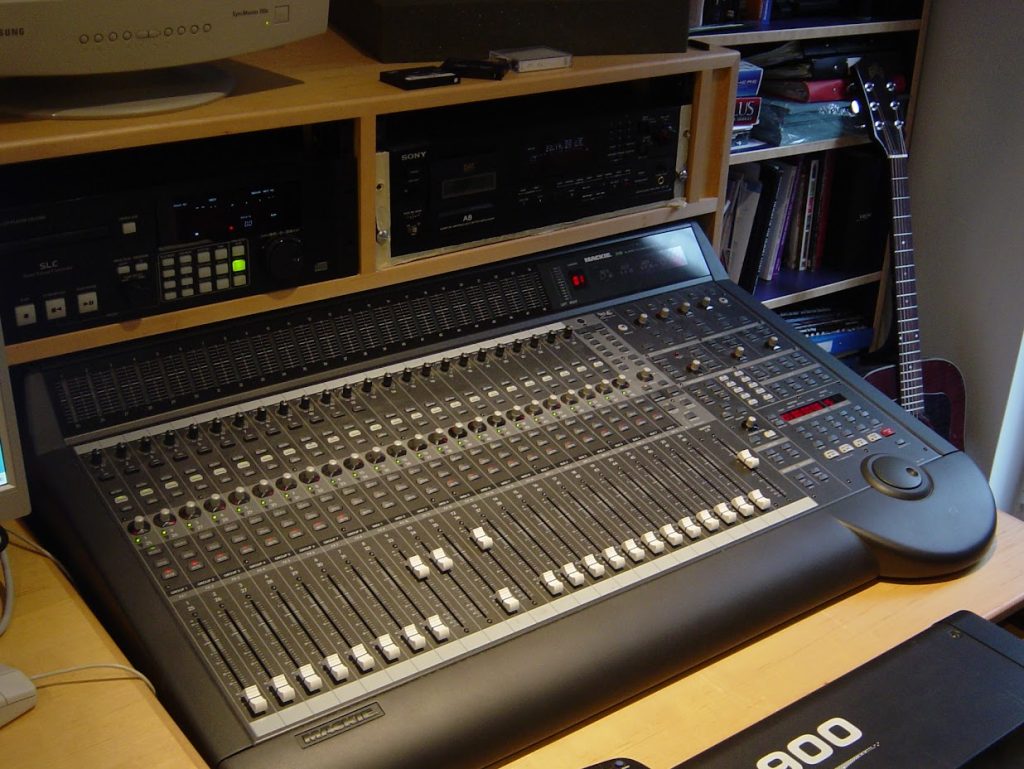 Mackie D8B Digital Mixing Desk