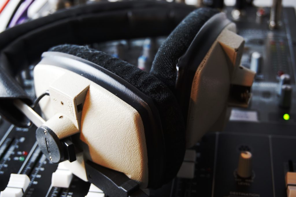 DT100 headphones