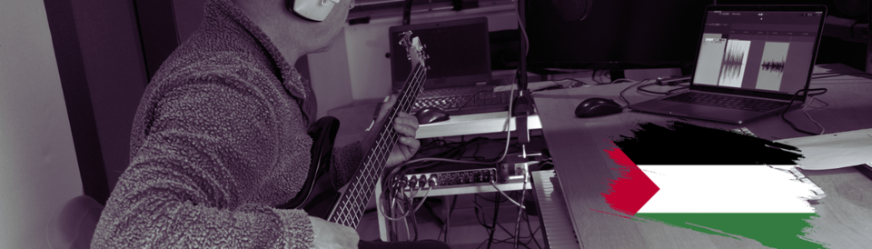 Bass guitar being recorded at Jonathan Slatter Music